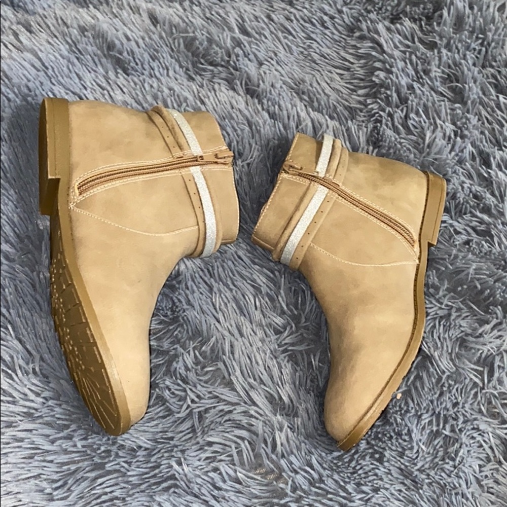Tucker + Tate - Kids boots 🎉Host Picks🎉 - Picture 6 of 6